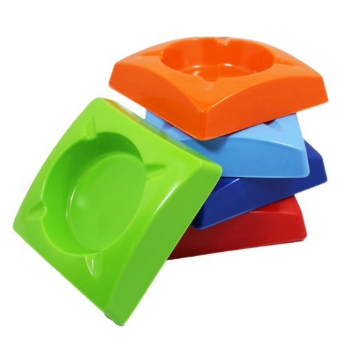 POSACENERE QUADRATO IN PLASTICA COLORI ASSORTITI